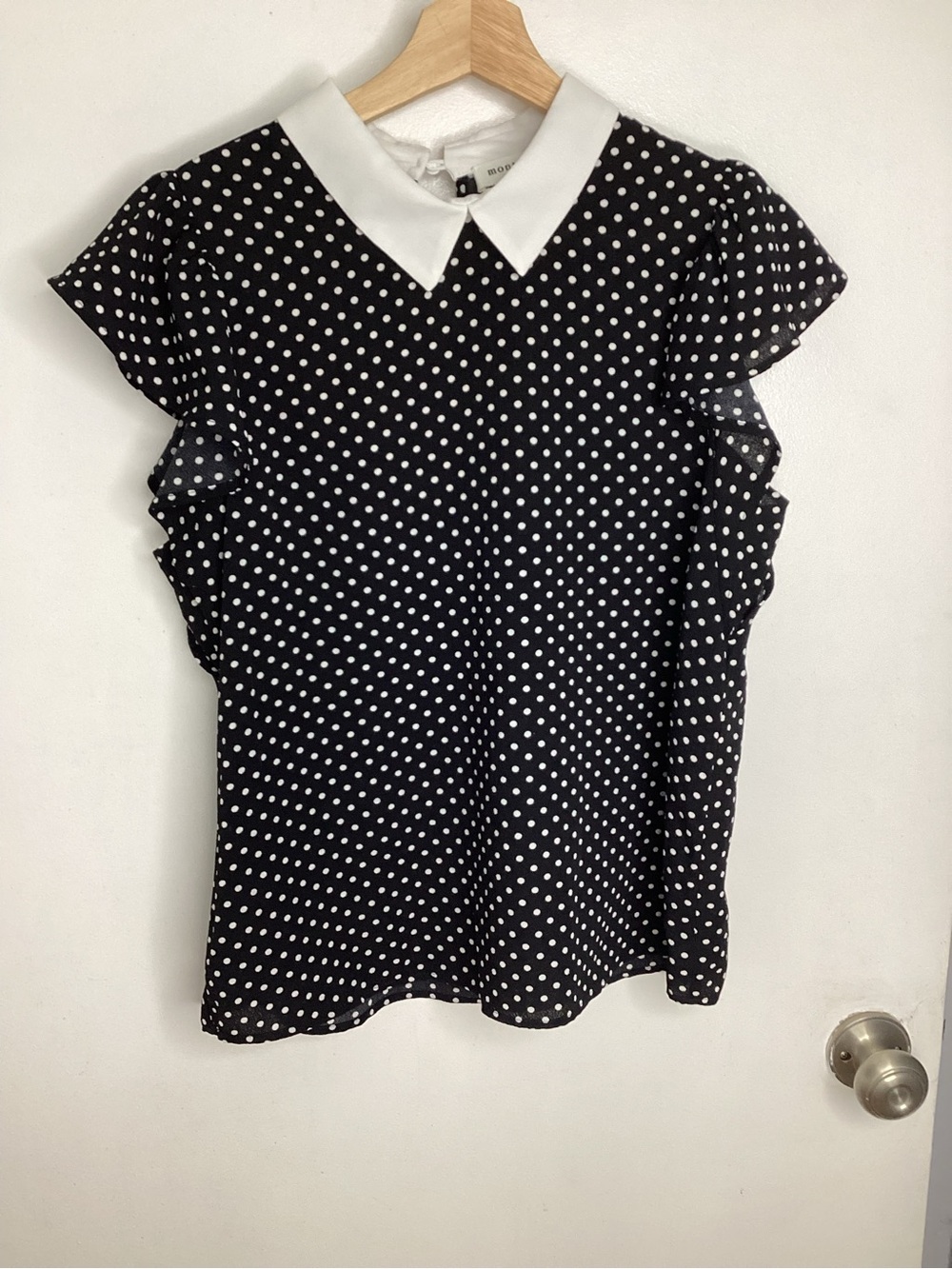 NWOT Black Polka Dot Ruffle Sleeve Blouse with White Peter Pan Collar L - Picture 2 of 10